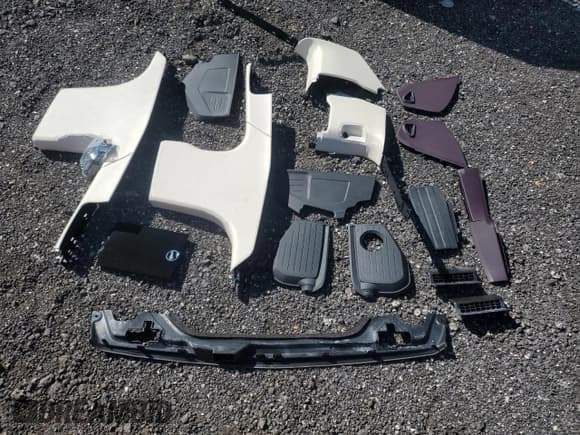 ✅ 2021 Bentley Flying Spur W12 • VIN: SCBBB6ZG3MC085526 • Lot: 91485785. Wystawiony na Copart z przebiegiem 12 784 mil. Bezpłatny archiwum sprzedaży aukcyjnych z USA i szczegółowy raport historii pojazdu na DreamBid. Zdjęcie 12.