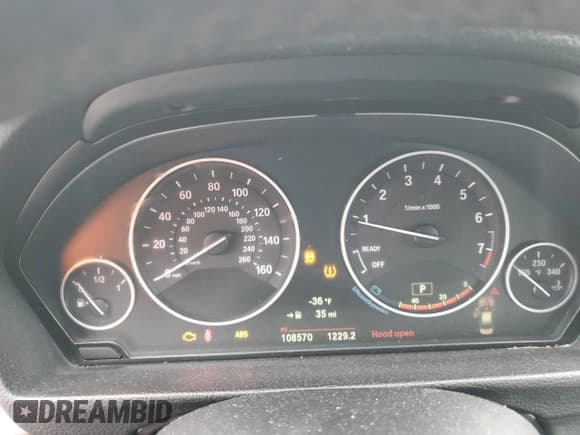 ✅ 2017 BMW 3 Series 320i xDrive • VIN: WBA8E5G33HNU45488 • Lot: 93339835. Wystawiony na Copart z przebiegiem 108 570 mil. Bezpłatny archiwum sprzedaży aukcyjnych z USA i szczegółowy raport historii pojazdu na DreamBid. Zdjęcie 9.