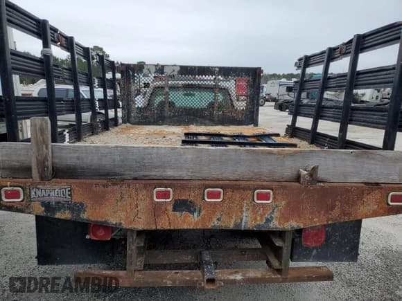 ✅ 1999 GMC Sierra 1500 • VIN: 1GDJC34R3XF087014 • Lot: 86367084. Wystawiony na Copart z przebiegiem 94 539 mil. Bezpłatny archiwum sprzedaży aukcyjnych z USA i szczegółowy raport historii pojazdu na DreamBid. Zdjęcie 6.