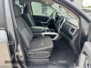 ✅ 2021 Nissan Titan SV • VIN: 1N6AA1EF2MN509484 • Lot: 50758485. Wystawiony na Copart z przebiegiem 33 195 mil. Bezpłatny archiwum sprzedaży aukcyjnych z USA i szczegółowy raport historii pojazdu na DreamBid. Zdjęcie 7.