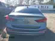 2018 Hyundai Elantra Sport с VIN KMHD04LB8JU596762, выставлен на аукционе IAAI как лот 40940152 с пробегом 141 799 миль миль и . История ставок и продаж доступна на DreamBid. Изображение 17.