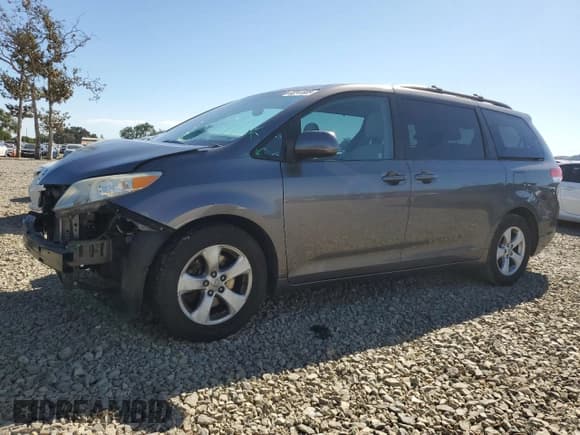 ✅ 2011 Toyota Sienna LE AAS • VIN: 5TDKK3DC1BS173695 • Lot: 82241805. Listed on Copart with 129,894 mi. Free auction sales archive from the USA and detailed vehicle history report at DreamBid. Image 1.