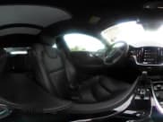 ✅ 2023 Volvo S60 • VIN: 7JRL12FT3PG227211 • Lot: 42194719. Wystawiony na IAAI z przebiegiem 19 857 mil. Bezpłatny archiwum sprzedaży aukcyjnych z USA i szczegółowy raport historii pojazdu na DreamBid. Zdjęcie 19.