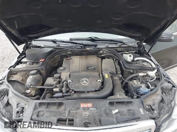 ✅ 2013 Mercedes-Benz C 250 Sport • VIN: WDDGF4HB1DA775813 • Lot: 43523558. Wystawiony na IAAI z przebiegiem Nie podano. Bezpłatny archiwum sprzedaży aukcyjnych z USA i szczegółowy raport historii pojazdu na DreamBid. Zdjęcie 10.