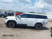 ✅ 2025 Hyundai Santa Fe SE • VIN: 5NMP14GL6SH134811 • Lot: 43112938. Wystawiony na IAAI z przebiegiem 7 924 mil. Bezpłatny archiwum sprzedaży aukcyjnych z USA i szczegółowy raport historii pojazdu na DreamBid. Zdjęcie 15.