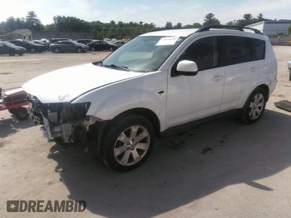 ✅ 2010 Mitsubishi Outlander ES • VIN: JA4AT2AW5AZ004367 • Lot: 42473635. Listed on IAAI with 156,250 mi. Free auction sales archive from the USA and detailed vehicle history report at DreamBid. Image 2.