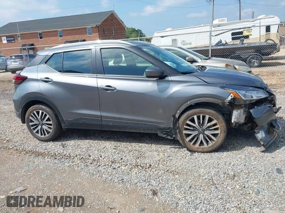 ✅ 2023 Nissan Kicks SV • VIN: 3N1CP5CV7PL543231 • Lot: 43153308. Wystawiony na IAAI z przebiegiem 43 723 mil. Bezpłatny archiwum sprzedaży aukcyjnych z USA i szczegółowy raport historii pojazdu na DreamBid. Zdjęcie 13.