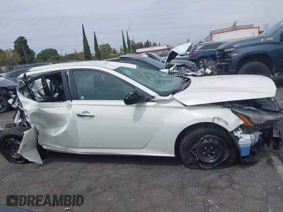 ✅ 2025 Nissan Altima S • VIN: 1N4BL4BV6SN356027 • Lot: 43100686. Listed on IAAI with Not provided. Free auction sales archive from the USA and detailed vehicle history report at DreamBid. Image 14.