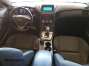 ✅ 2013 Hyundai Genesis Coupe 2.0T • VIN: KMHHT6KD6DU083957 • Lot: 59933145. Wystawiony na Copart z przebiegiem 114 276 mil. Bezpłatny archiwum sprzedaży aukcyjnych z USA i szczegółowy raport historii pojazdu na DreamBid. Zdjęcie 8.