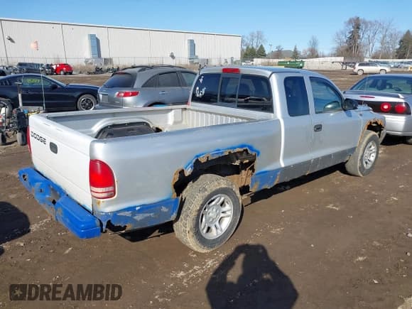 ✅ 2003 Dodge Dakota • VIN: 1D7HL12X03S230162 • Lot: 41766770. Wystawiony na IAAI z przebiegiem 216 677 mil. Bezpłatny archiwum sprzedaży aukcyjnych z USA i szczegółowy raport historii pojazdu na DreamBid. Zdjęcie 4.