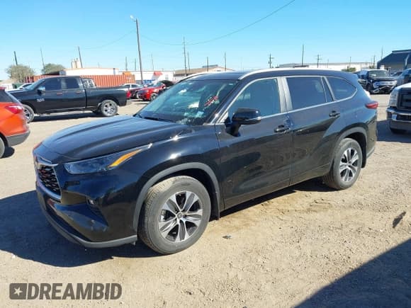 ✅ 2023 Toyota Highlander L • VIN: 5TDKDRAH5PS034657 • Lot: 43665035. Listed on IAAI with 26,943 mi. Free auction sales archive from the USA and detailed vehicle history report at DreamBid. Image 17.