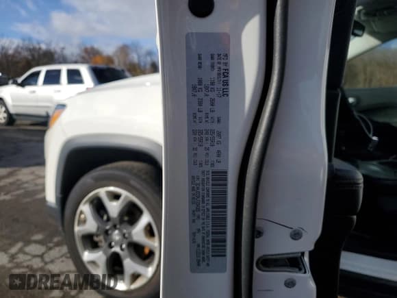 ✅ 2018 Jeep Compass Limited • VIN: 3C4NJDCBXJT234335 • Lot: 91072425. Listed on Copart with 157,478 mi. Free auction sales archive from the USA and detailed vehicle history report at DreamBid. Image 13.