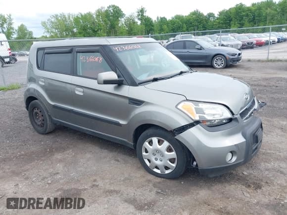 ✅ 2010 Kia Soul + • VIN: KNDJT2A2XA7049822 • Lot: 42366068. Wystawiony na IAAI z przebiegiem 24 994 mil. Bezpłatny archiwum sprzedaży aukcyjnych z USA i szczegółowy raport historii pojazdu na DreamBid. Zdjęcie 1.
