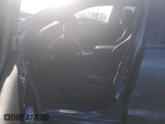 ✅ 2022 Mercedes-Benz GLE 63 S AMG • VIN: 4JGFD8KB8NA771248 • Lot: 71899972. Listed on Copart with 10,138 mi. Free auction sales archive from the USA and detailed vehicle history report at DreamBid. Image 7.