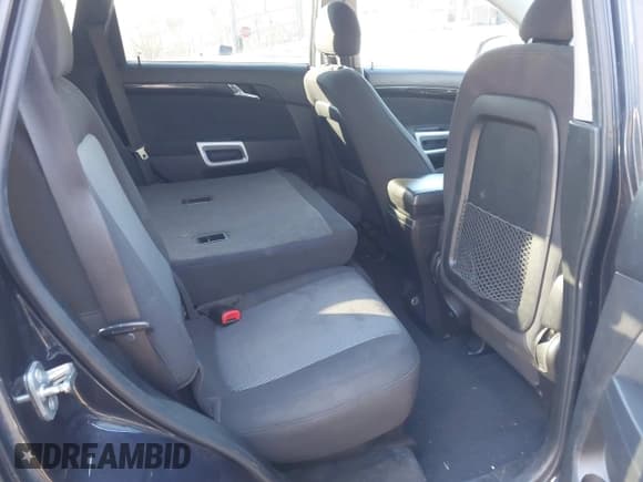 ✅ 2015 Chevrolet Captiva Sport LT • VIN: 3GNAL3EK2FS517557 • Lot: 41714309. Wystawiony na IAAI z przebiegiem 113 741 mil. Bezpłatny archiwum sprzedaży aukcyjnych z USA i szczegółowy raport historii pojazdu na DreamBid. Zdjęcie 8.