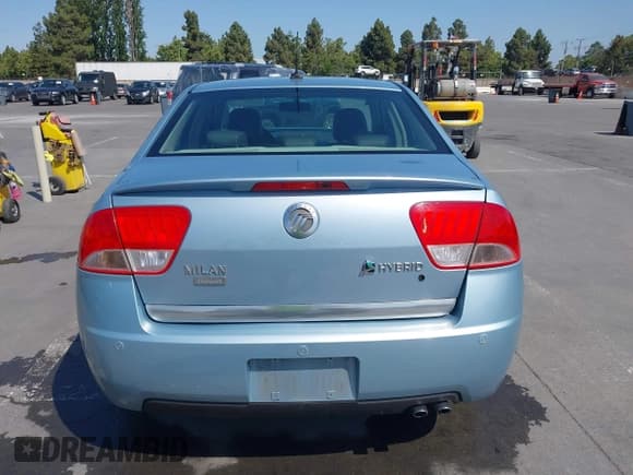 ✅ 2010 Mercury Milan Hybrid • VIN: 3MEDM0L35AR641477 • Lot: 42443628. Listed on IAAI with 102,890 mi. Free auction sales archive from the USA and detailed vehicle history report at DreamBid. Image 17.