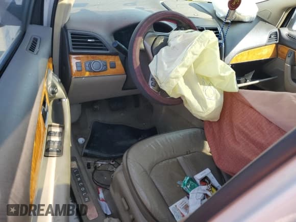 ✅ 2015 Lincoln MKX • VIN: 2LMDJ6JKXFBL24744 • Lot: 89516285. Wystawiony na Copart z przebiegiem Nie podano. Bezpłatny archiwum sprzedaży aukcyjnych z USA i szczegółowy raport historii pojazdu na DreamBid. Zdjęcie 8.