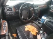 ✅ 2007 Chevrolet Suburban LTZ • VIN: 3GNFK163X7G106982 • Lot: 73866434. Wystawiony na Copart z przebiegiem Nie podano. Bezpłatny archiwum sprzedaży aukcyjnych z USA i szczegółowy raport historii pojazdu na DreamBid. Zdjęcie 8.