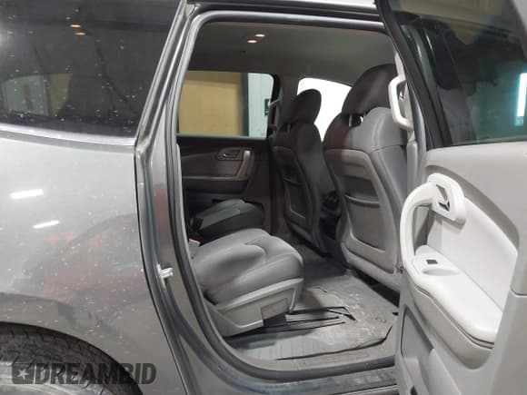 ✅ 2011 Chevrolet Traverse 1LT • VIN: 1GNKVGED8BJ171985 • Lot: 43553001. Wystawiony na IAAI z przebiegiem 161 657 mil. Bezpłatny archiwum sprzedaży aukcyjnych z USA i szczegółowy raport historii pojazdu na DreamBid. Zdjęcie 8.