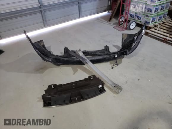 ✅ 2017 Porsche Macan Turbo • VIN: WP1AF2A58HLB60158 • Lot: 83470354. Listed on Copart with 122,963 mi. Free auction sales archive from the USA and detailed vehicle history report at DreamBid. Image 13.