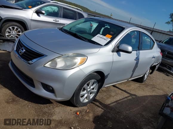 ✅ 2012 Nissan Versa SV • VIN: 3N1CN7AP6CL800007 • Lot: 43489503. Wystawiony na IAAI z przebiegiem 43 470 mil. Bezpłatny archiwum sprzedaży aukcyjnych z USA i szczegółowy raport historii pojazdu na DreamBid. Zdjęcie 17.