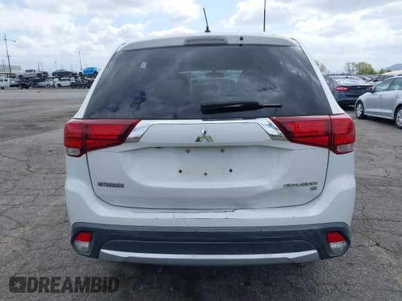 2016 Mitsubishi Outlander SE z VIN JA4AZ3A31GZ015790, wystawiony jako IAAI lot #42131804 z przebiegiem 298 900 mil mil oraz . Historia ofert i sprzedaży dostępna na DreamBid. Obrazek 18.