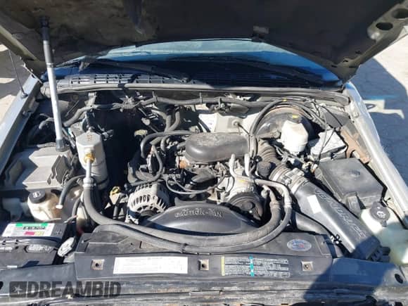 2004 Chevrolet Blazer Fleet z VIN 1GNCS13X84K109720, wystawiony jako IAAI lot #41768271 z przebiegiem 101 908 mil mil oraz . Historia ofert i sprzedaży dostępna na DreamBid. Obrazek 10.