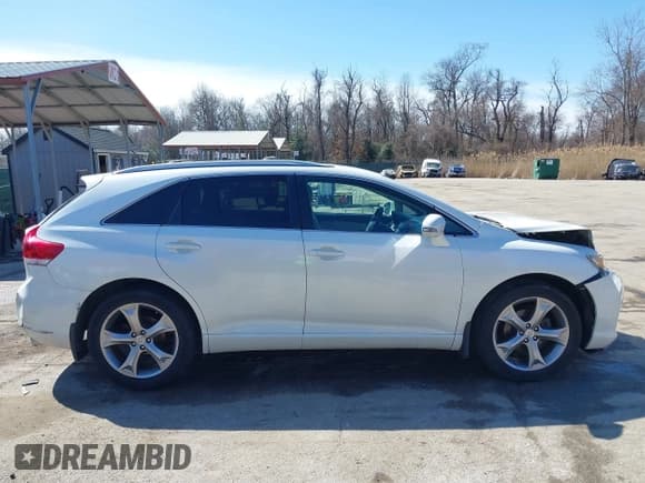 ✅ 2013 Toyota Venza LE • VIN: 4T3BK3BB7DU094026 • Lot: 41757918. Listed on IAAI with 185,748 mi. Free auction sales archive from the USA and detailed vehicle history report at DreamBid. Image 13.