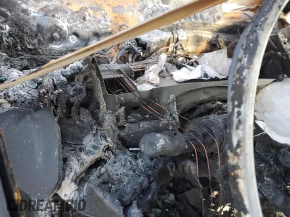 ✅ 2010 Toyota Yaris • VIN: JTDKT4K39A5313499 • Lot: 85370665. Wystawiony na Copart z przebiegiem Nie podano. Bezpłatny archiwum sprzedaży aukcyjnych z USA i szczegółowy raport historii pojazdu na DreamBid. Zdjęcie 9.