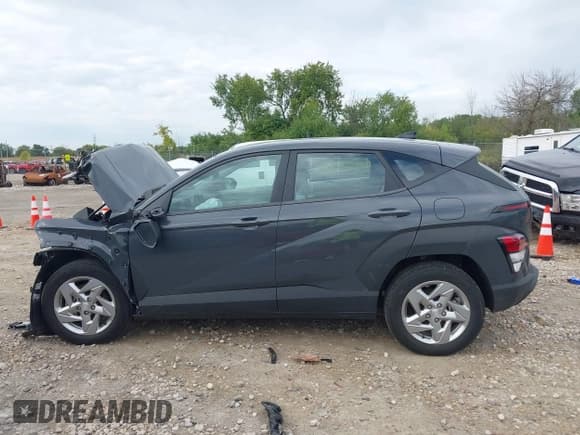 ✅ 2024 Hyundai Kona SE • VIN: KM8HACAB2RU092859 • Лот: 43174861. Опубликован ранее на IAAI с пробегом Не указан. Бесплатный доступ к архиву аукционных продаж из США и подробный отчёт об истории автомобиля на DreamBid. Изображение 14.