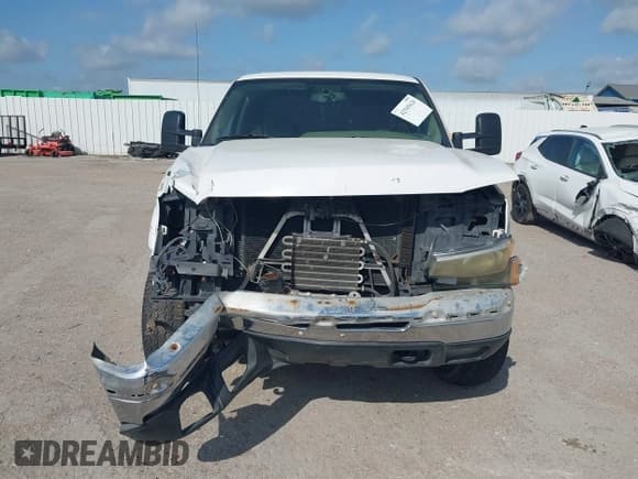 ✅ 2006 Chevrolet Silverado 2500HD LT2 • VIN: 1GCHK23U56F109356 • Lot: 42545620. Wystawiony na IAAI z przebiegiem 198 072 mil. Bezpłatny archiwum sprzedaży aukcyjnych z USA i szczegółowy raport historii pojazdu na DreamBid. Zdjęcie 12.