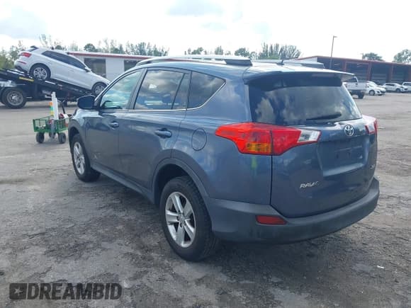 ✅ 2013 Toyota RAV4 XLE • VIN: 2T3WFREV2DW014968 • Lot: 43915808. Listed on IAAI with 147,696 mi. Free auction sales archive from the USA and detailed vehicle history report at DreamBid. Image 3.