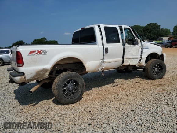 ✅ 2005 Ford F-250 XL • VIN: 1FTSW21585EB62885 • Lot: 59385345. Listed on Copart with 222,074 mi. Free auction sales archive from the USA and detailed vehicle history report at DreamBid. Image 3.