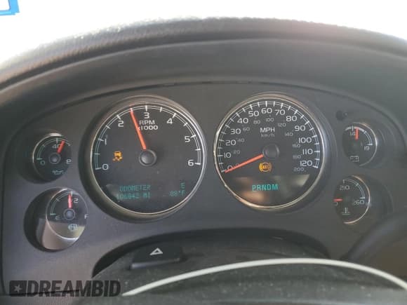 ✅ 2014 Chevrolet Suburban LT • VIN: 1GNSCJE0XER190544 • Lot: 73096564. Wystawiony na Copart z przebiegiem 106 842 mil. Bezpłatny archiwum sprzedaży aukcyjnych z USA i szczegółowy raport historii pojazdu na DreamBid. Zdjęcie 9.