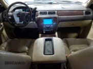 ✅ 2008 GMC Sierra Denali • VIN: 2GTEK638981187789 • Лот: 68648585. Опубликован ранее на Copart с пробегом 237 697 миль. Бесплатный доступ к архиву аукционных продаж из США и подробный отчёт об истории автомобиля на DreamBid. Изображение 8.