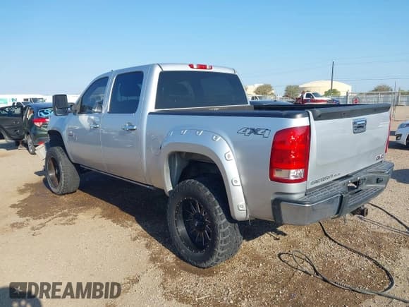 ✅ 2013 GMC Sierra 1500 SLE • VIN: 3GTP2VE77DG137675 • Лот: 43142745. Опубликован ранее на IAAI с пробегом 186 804 миль. Бесплатный доступ к архиву аукционных продаж из США и подробный отчёт об истории автомобиля на DreamBid. Изображение 3.
