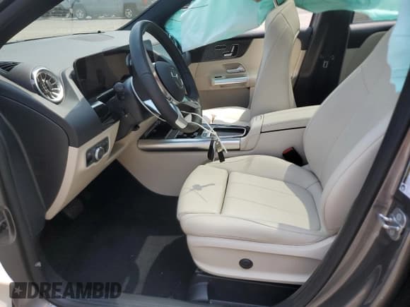 ✅ 2025 Mercedes-Benz GLA 250 • VIN: W1N4N4HB8SJ675407 • Lot: 60802245. Wystawiony na Copart z przebiegiem 5 833 mil. Bezpłatny archiwum sprzedaży aukcyjnych z USA i szczegółowy raport historii pojazdu na DreamBid. Zdjęcie 7.