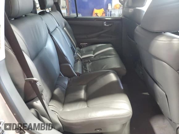 ✅ 2010 Lexus LX 570 • VIN: JTJHY7AX6A4035049 • Lot: 62774475. Listed on Copart with 130,267 mi. Free auction sales archive from the USA and detailed vehicle history report at DreamBid. Image 11.