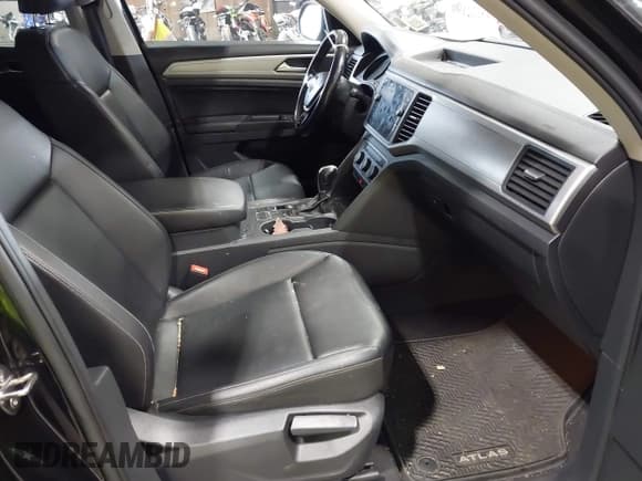 ✅ 2018 Volkswagen Atlas SE • VIN: 1V2CP2CA8JC593985 • Lot: 43162199. Listed on IAAI with 271,245 mi. Free auction sales archive from the USA and detailed vehicle history report at DreamBid. Image 5.