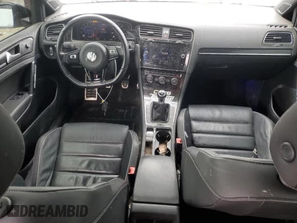 ✅ 2019 Volkswagen Golf R • VIN: WVWWA7AU2KW171835 • Lot: 53145785. Wystawiony na Copart z przebiegiem 137 130 mil. Bezpłatny archiwum sprzedaży aukcyjnych z USA i szczegółowy raport historii pojazdu na DreamBid. Zdjęcie 8.