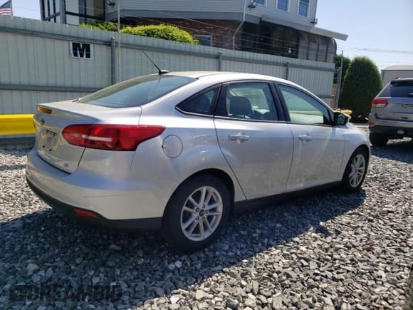 ✅ 2016 Ford Focus SE • VIN: 1FADP3F2XGL375416 • Lot: 56629555. Listed on Copart with 52,006 mi. Free auction sales archive from the USA and detailed vehicle history report at DreamBid. Image 3.