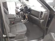 ✅ 2024 Chevrolet Silverado 1500 RST • VIN: 2GCUDEED0R1240567 • Lot: 43515440. Wystawiony na IAAI z przebiegiem 20 006 mil. Bezpłatny archiwum sprzedaży aukcyjnych z USA i szczegółowy raport historii pojazdu na DreamBid. Zdjęcie 5.