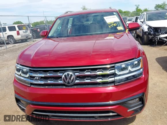 ✅ 2018 Volkswagen Atlas SEL • VIN: 1V2RR2CA7JC566118 • Lot: 42227900. Listed on IAAI with 111,156 mi. Free auction sales archive from the USA and detailed vehicle history report at DreamBid. Image 13.