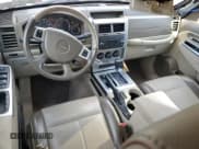 ✅ 2008 Jeep Liberty Limited • VIN: 1J8GN58K98W146269 • Лот: 82701175. Опубликован ранее на Copart с пробегом 75 643 миль. Бесплатный доступ к архиву аукционных продаж из США и подробный отчёт об истории автомобиля на DreamBid. Изображение 8.