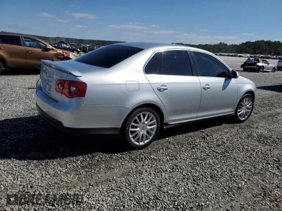 ✅ 2006 Volkswagen Jetta GLI Turbo • VIN: 3VWTJ71K16M710496 • Lot: 72077135. Listed on Copart with 241,853 mi. Free auction sales archive from the USA and detailed vehicle history report at DreamBid. Image 3.
