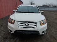 ✅ 2010 Hyundai Santa Fe GL • VIN: 5NMSGDAG3AH350828 • Lot: 81559544. Listed on Copart with 222,618 mi. Free auction sales archive from the USA and detailed vehicle history report at DreamBid. Image 5.