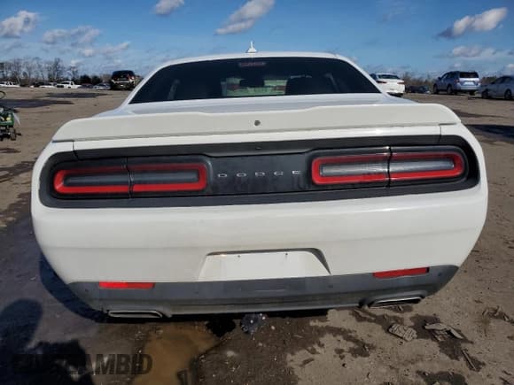 ✅ 2015 Dodge Challenger R/T Plus • VIN: 2C3CDZBT0FH714510 • Lot: 39559444. Wystawiony na Copart z przebiegiem 101 772 mil. Bezpłatny archiwum sprzedaży aukcyjnych z USA i szczegółowy raport historii pojazdu na DreamBid. Zdjęcie 6.