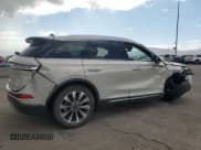 ✅ 2022 Lincoln Corsair Reserve • VIN: 5LMCJ2C90NUL02770 • Lot: 63760075. Wystawiony na Copart z przebiegiem 23 753 mil. Bezpłatny archiwum sprzedaży aukcyjnych z USA i szczegółowy raport historii pojazdu na DreamBid. Zdjęcie 3.