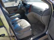 ✅ 2004 Toyota Sienna XLE • VIN: 5TDZA22C84S189488 • Lot: 43372101. Wystawiony na IAAI z przebiegiem 200 526 mil. Bezpłatny archiwum sprzedaży aukcyjnych z USA i szczegółowy raport historii pojazdu na DreamBid. Zdjęcie 5.