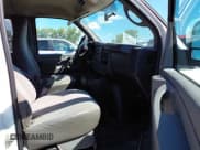 ✅ 2010 Chevrolet Express Passenger LT • VIN: 1GA2G1DG6A1150054 • Lot: 43123291. Wystawiony na IAAI z przebiegiem 210 243 mil. Bezpłatny archiwum sprzedaży aukcyjnych z USA i szczegółowy raport historii pojazdu na DreamBid. Zdjęcie 5.